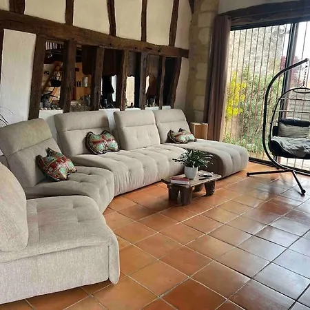 Holiday home Superbe Maison En Pierre Proche Bordeaux &piscine Saint-Martin-Petit