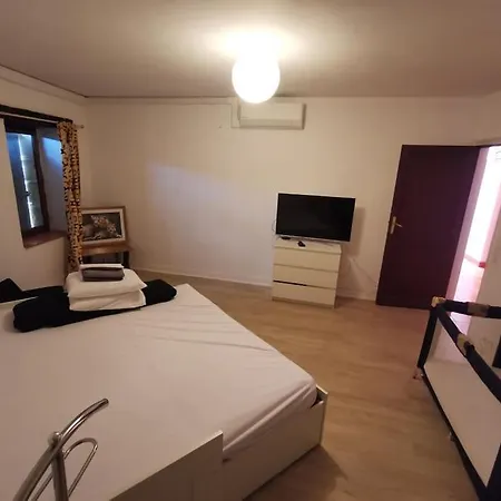 Holiday home Superbe Maison En Pierre Proche Bordeaux &piscine Saint-Martin-Petit