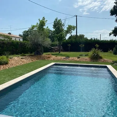 Holiday home Superbe Maison En Pierre Proche Bordeaux &piscine
